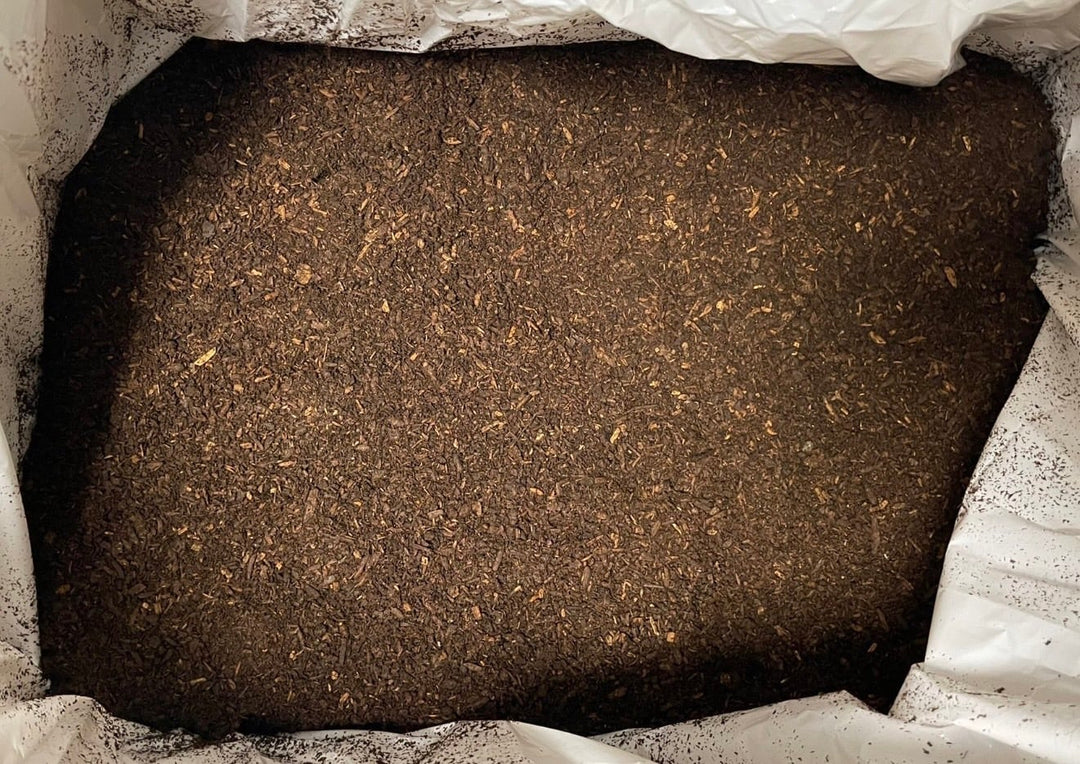 送料無料!!【60-70L大箱】level4 スーパー黒クヌギマット