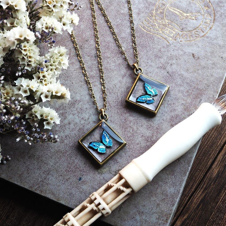 手書きネックレス（キプリスモルフォ）