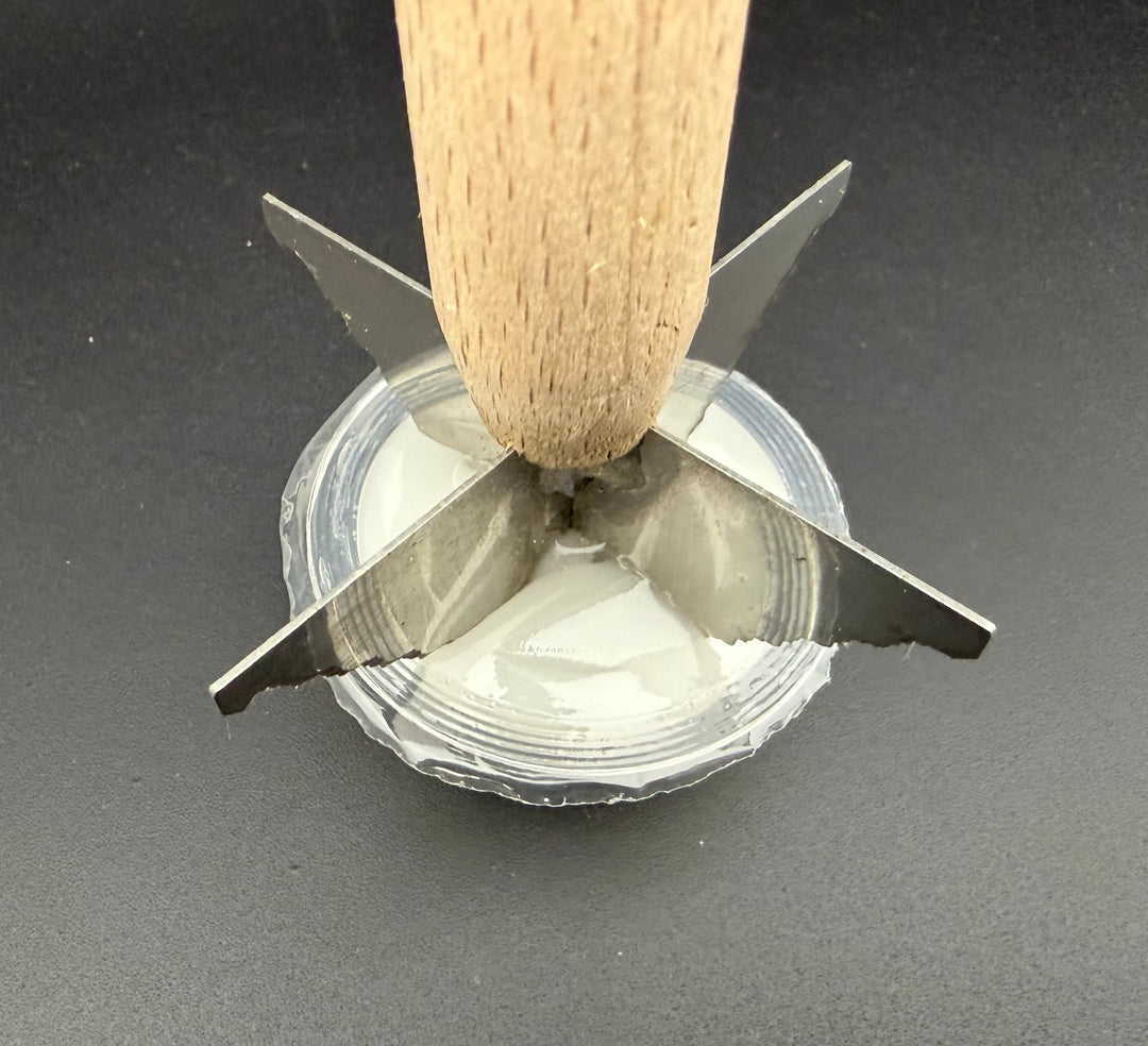 昆虫ゼリー十字カッター（フタ切り目カッター）